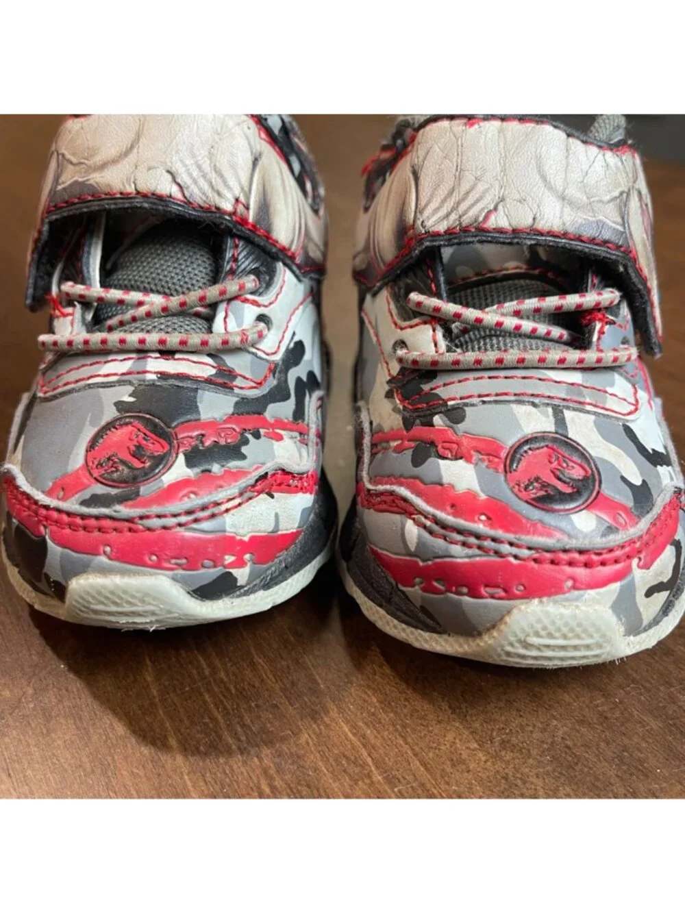 Jurassic World T-Rex Light Up Sneakers Toddler‎ Size 5 Dinosaur Shoe Hook & Loop